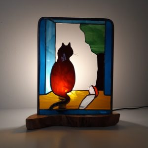 Lampe en vitrail Tiffany : Le chat au bol renversé
