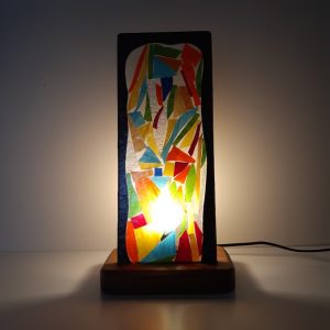 Lampe en vitrail à verre flottants : Éclats de couleurs.