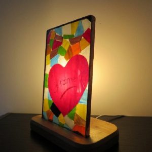 Lampe en vitrail à verres flottants : Le cri du coeur