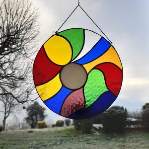 Mobile à suspendre en vitrail Tiffany : La trouée