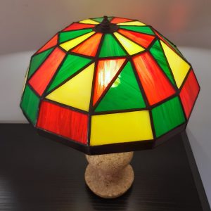 Chapeau en vitrail Tiffany : Manège