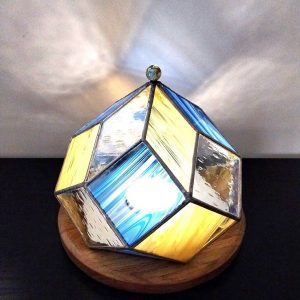 Lampe vitrail Tiffany :  "Zome 6"